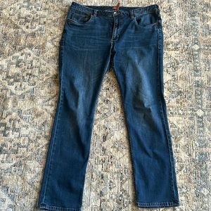 Tommy Bahama Vintage sand drifter Men’s 40x32.    Nice blue denim jeans.